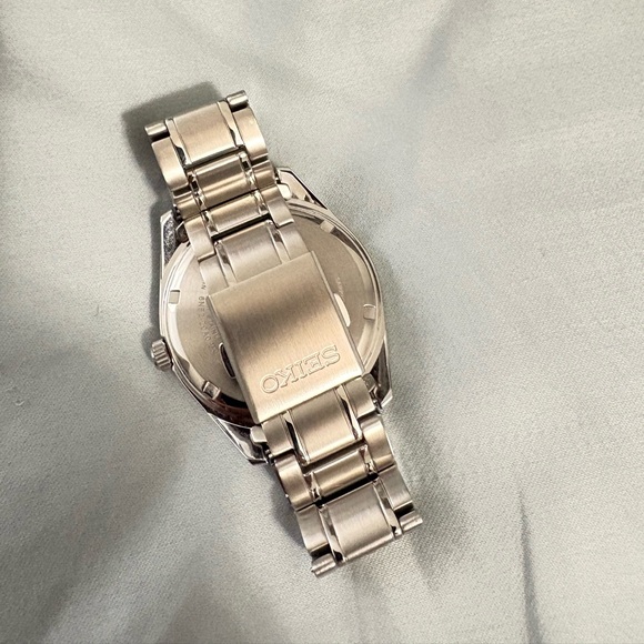 SEIKO ESSENTIALS SUR311 - Picture 3 of 3